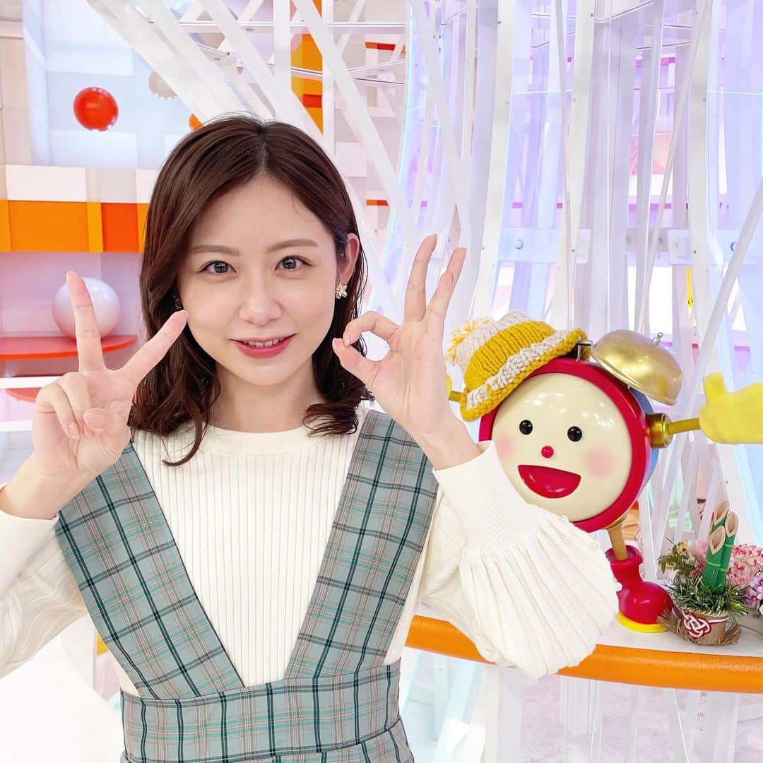 小山内鈴奈のインスタグラム：「年内のめざましテレビ、 私は今日で最後でした！ （今年の放送は28日まであります⏰）  皆様、今年1年 本当にありがとうございました😊  年末は食べ過ぎに気をつけつつ、 ゆっくり過ごしたいと思います🦦  また来年もどうぞよろしくお願いいたします^_^  良いお年を！✨」