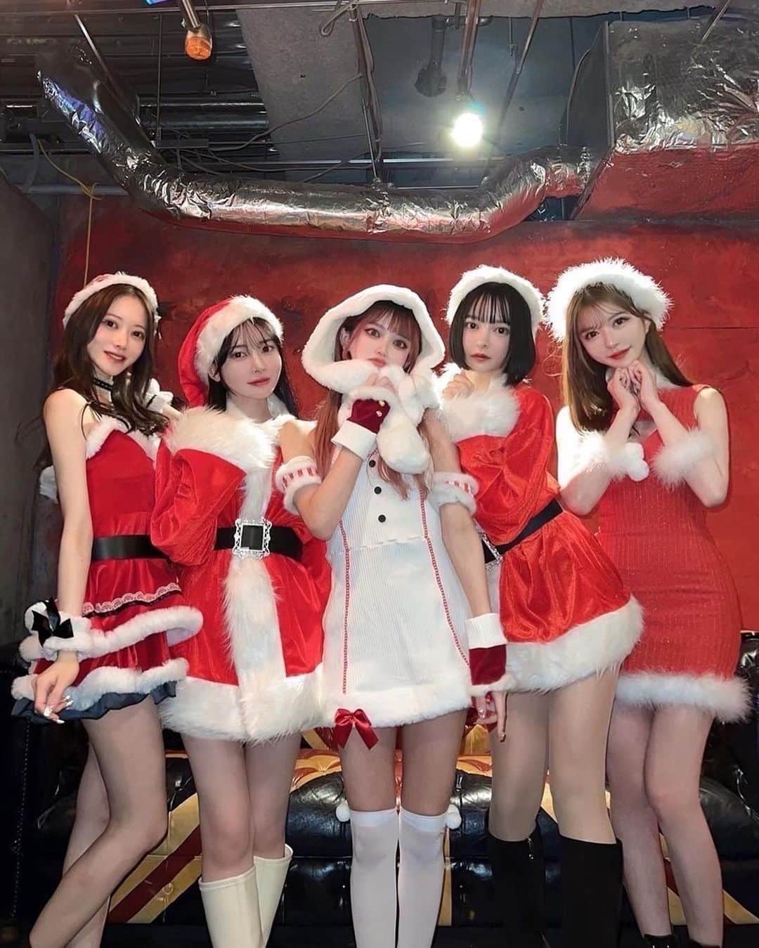 MICHIRUのインスタグラム：「めりーくりすます😸♥️  #クリスマスパーティー #クリパ #サンタコス」