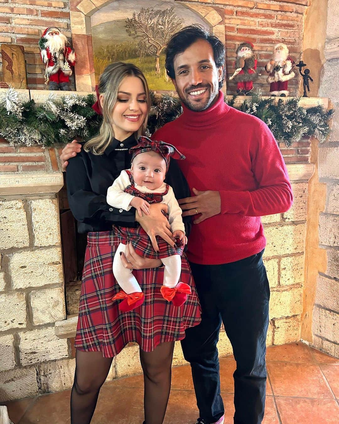 カリム・ラリビのインスタグラム：「Primo Natale + 1 🎄❤️💫」