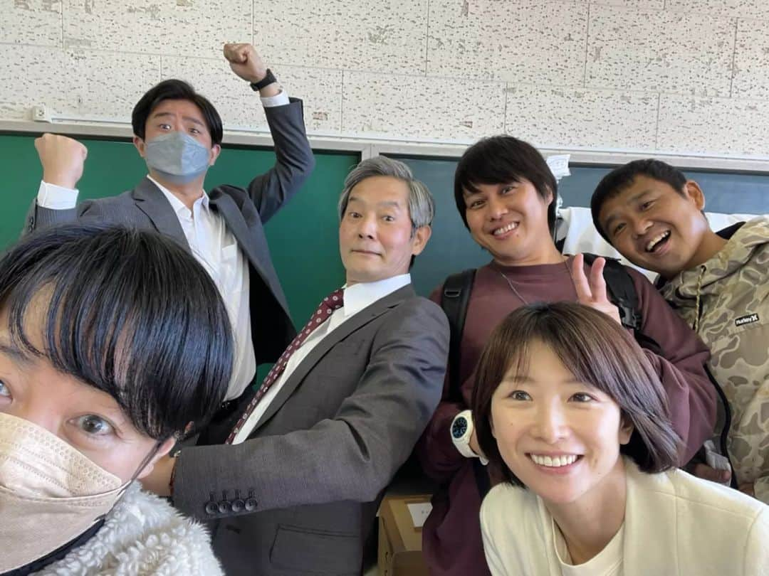 高見こころのインスタグラム：「ひきこもり先生シーズン２  ご視聴頂きありがとうございました!  #ひきこもり先生 #ひきこもり先生シーズン2  #近藤洋子 #佐野泰臣 #久松信美 #松尾淳一郎 #お宮の松 #高見こころ #教師役 #nhk総合」