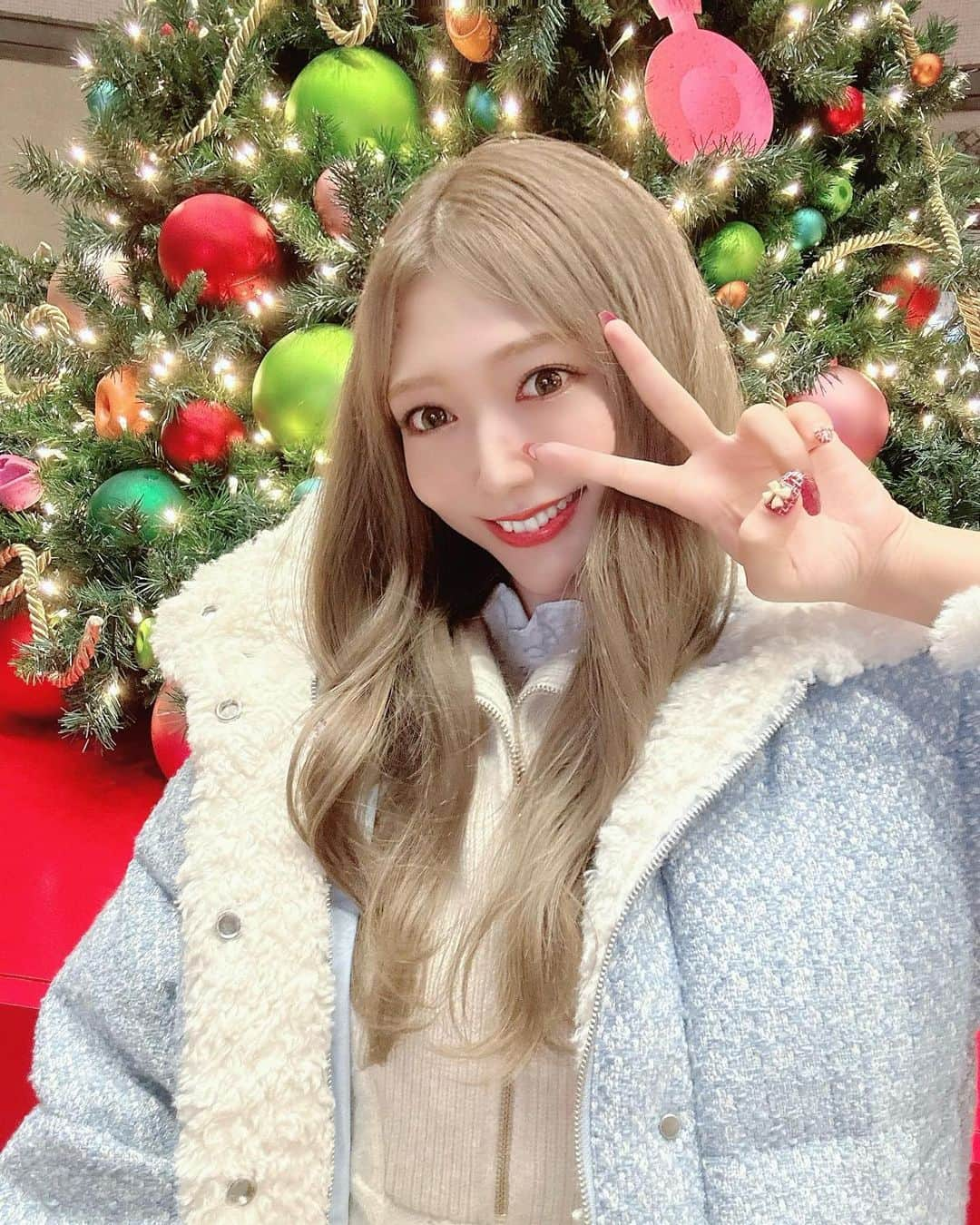 野中美郷のインスタグラム：「♡ クリスマスも終わって いっきに年末モード…！ 今年終わらないで！」