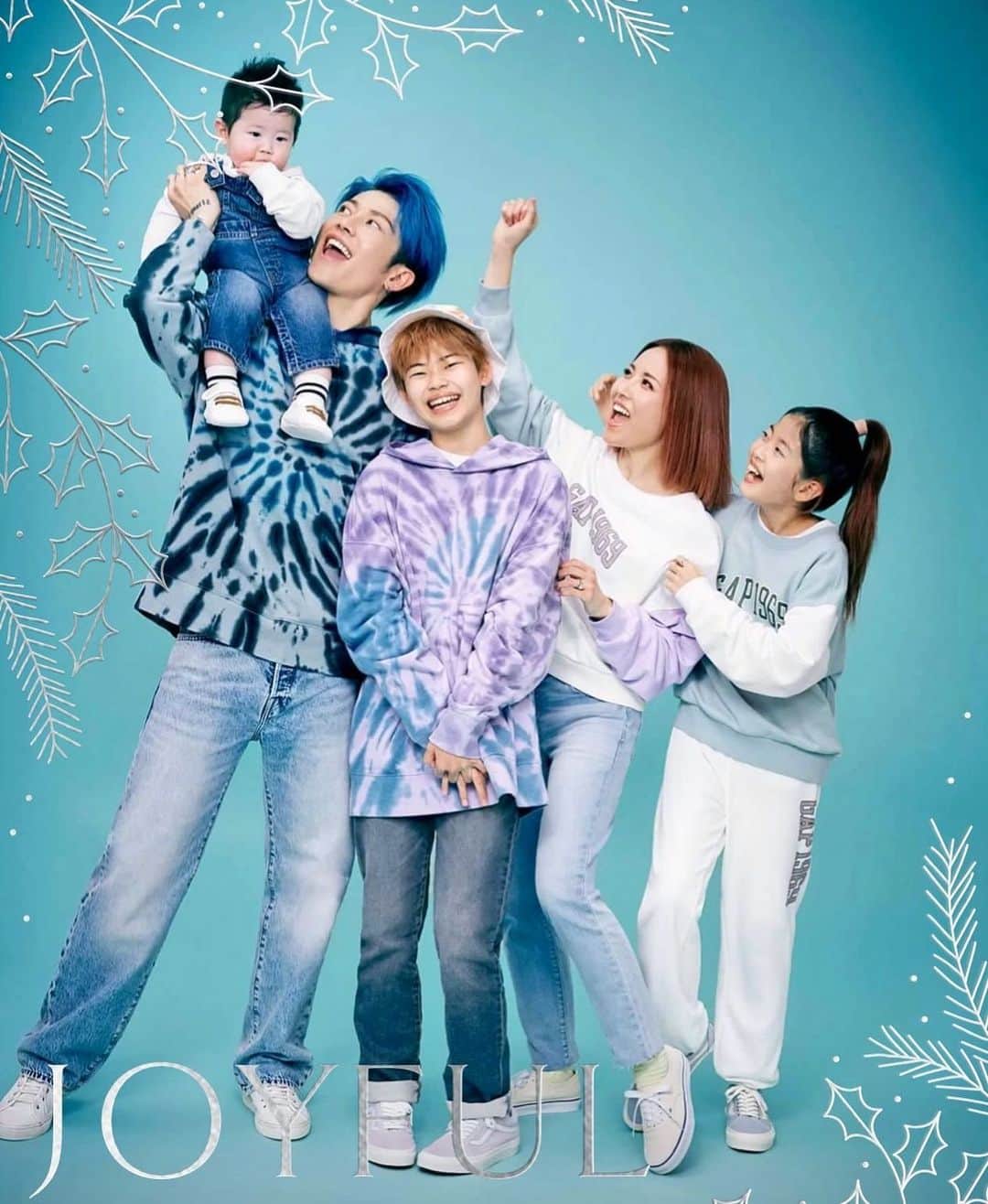 雅-MIYAVI-のインスタグラム：「Happy holidays! Big big love and smiles to you all from Ishiharas ;) 今年もあと少し、みんな暖かくして過ごしてね😌  @gap @gap_jp @gapkids  📸: @ninagawamika」