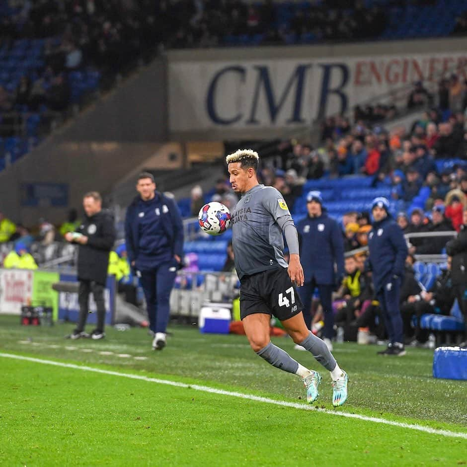 カラム・ロビンソンのインスタグラム：「Lads kept pushing till the end for the winner but wasn’t enough. Point on the board and eyes now on Thursday. #CardiffCity」