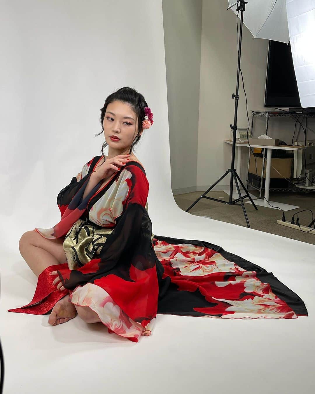 風吹ケイのインスタグラム：「『THE MODEL PREMIUM』デジタル写真集は ゲットしてくださいましたか？🔥  水着バージョンと花魁バージョンで撮影してきました！ (しかも花魁の衣装いただいてしまいました😭)  ストーリーのデジタル写真集のリンクに貼っておきますので見ていただけると嬉しいです！」