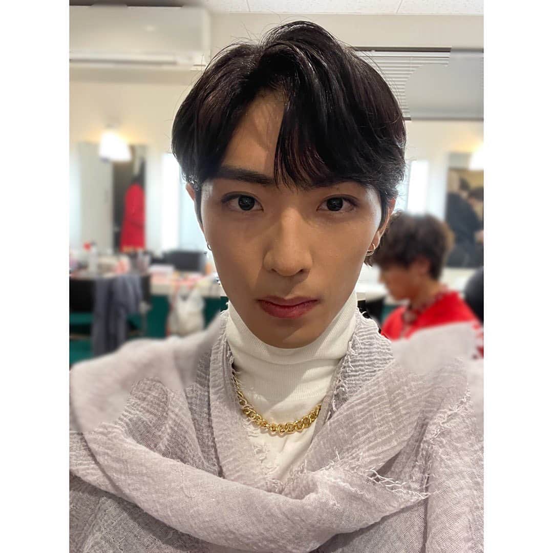 のインスタグラム：「本番前の自撮り💎」
