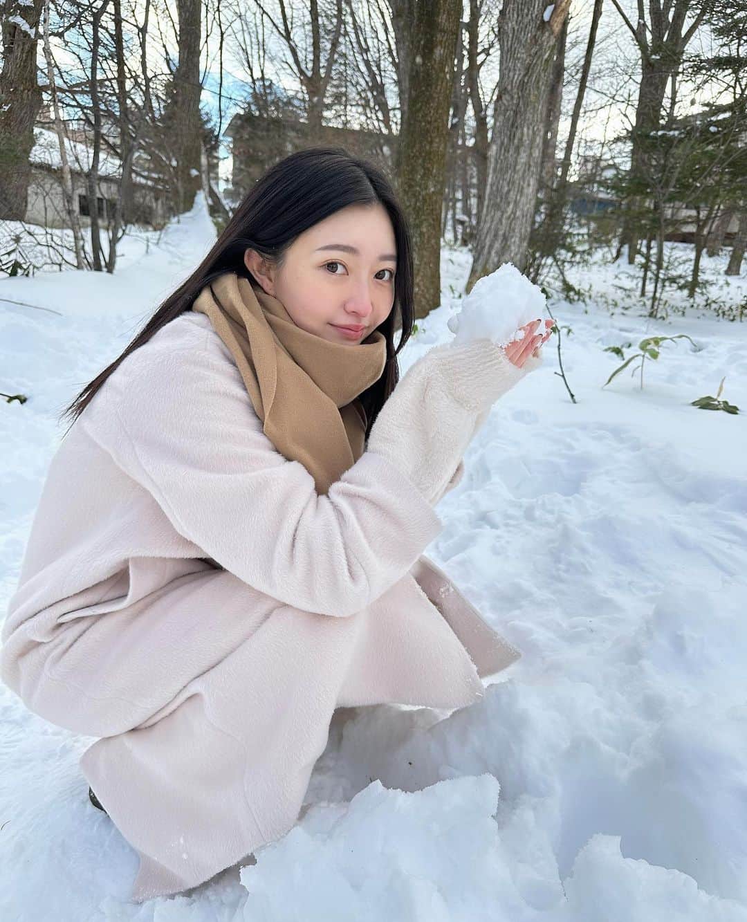 橋本萌花のインスタグラム：「みんなはもう初雪見た？？⛄️」