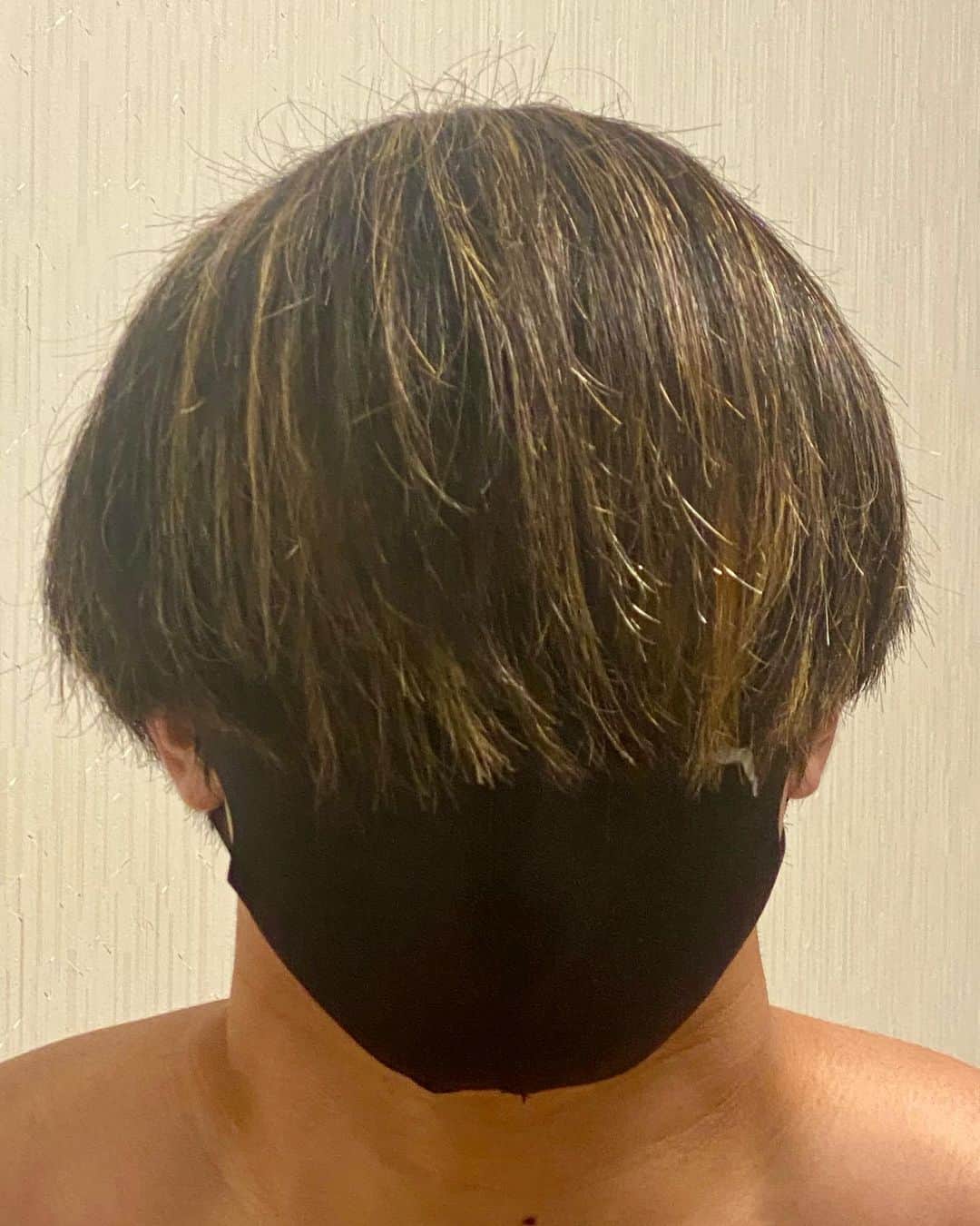 小澤海斗のインスタグラム：「今流行りのマッシュヘアーってこれで合ってるよな？🍄」
