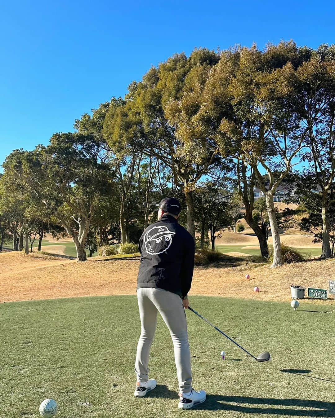 K.Tのインスタグラム：「2022.12.28  最近ゴルフウェアしか買ってない🏌️‍♀️  #ゴルフ  #ゴルフウェア  #golf #windandsea  #malbongolf  #taylormade  #newbalance  #ecco」