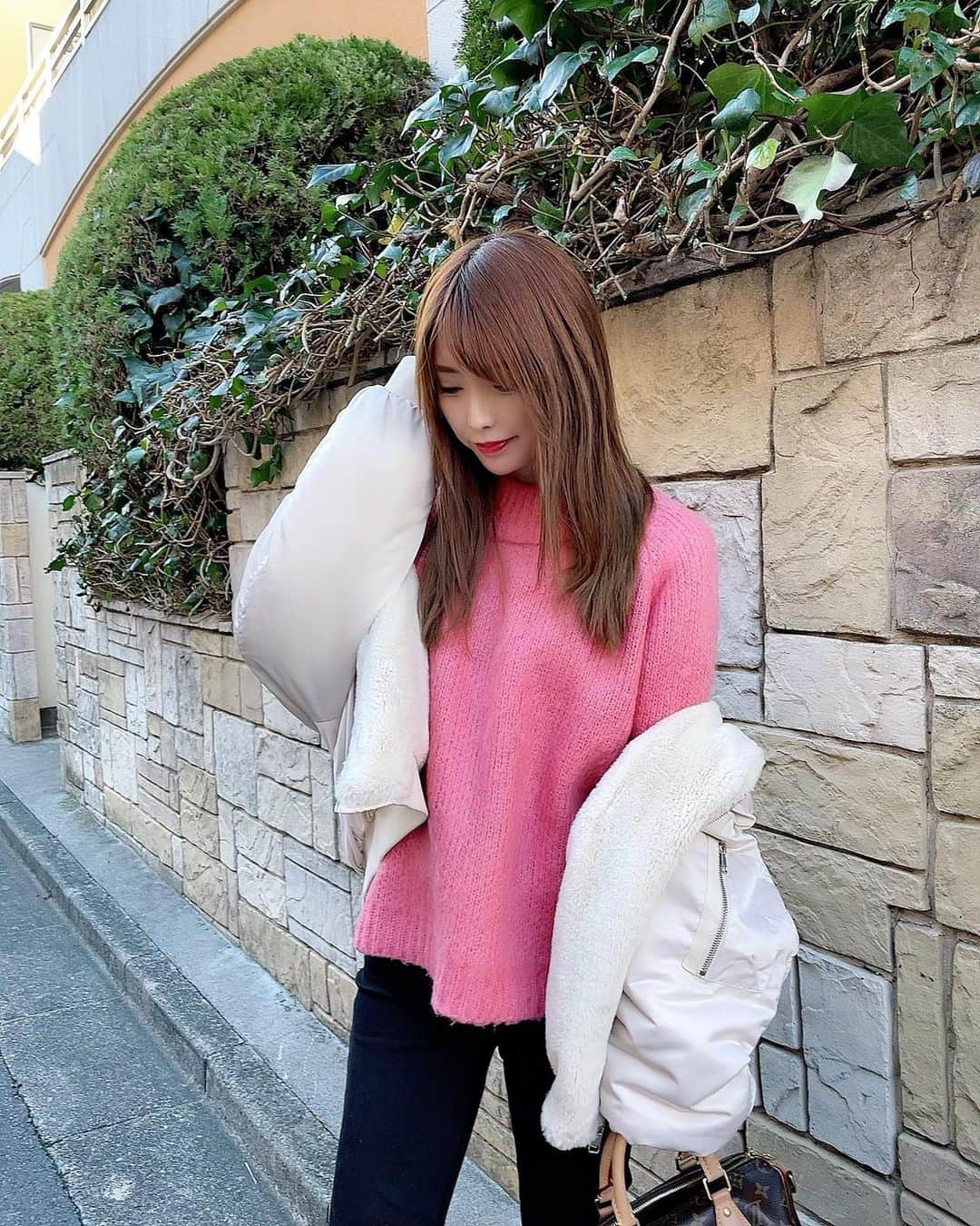 優月美羽さんのインスタグラム写真 - (優月美羽Instagram)「寒すぎる🥶もう今年も1週間きってしまった🥲早い🥲 今年最後のlunch😋🍴💕 アウター #zara ニット @grl