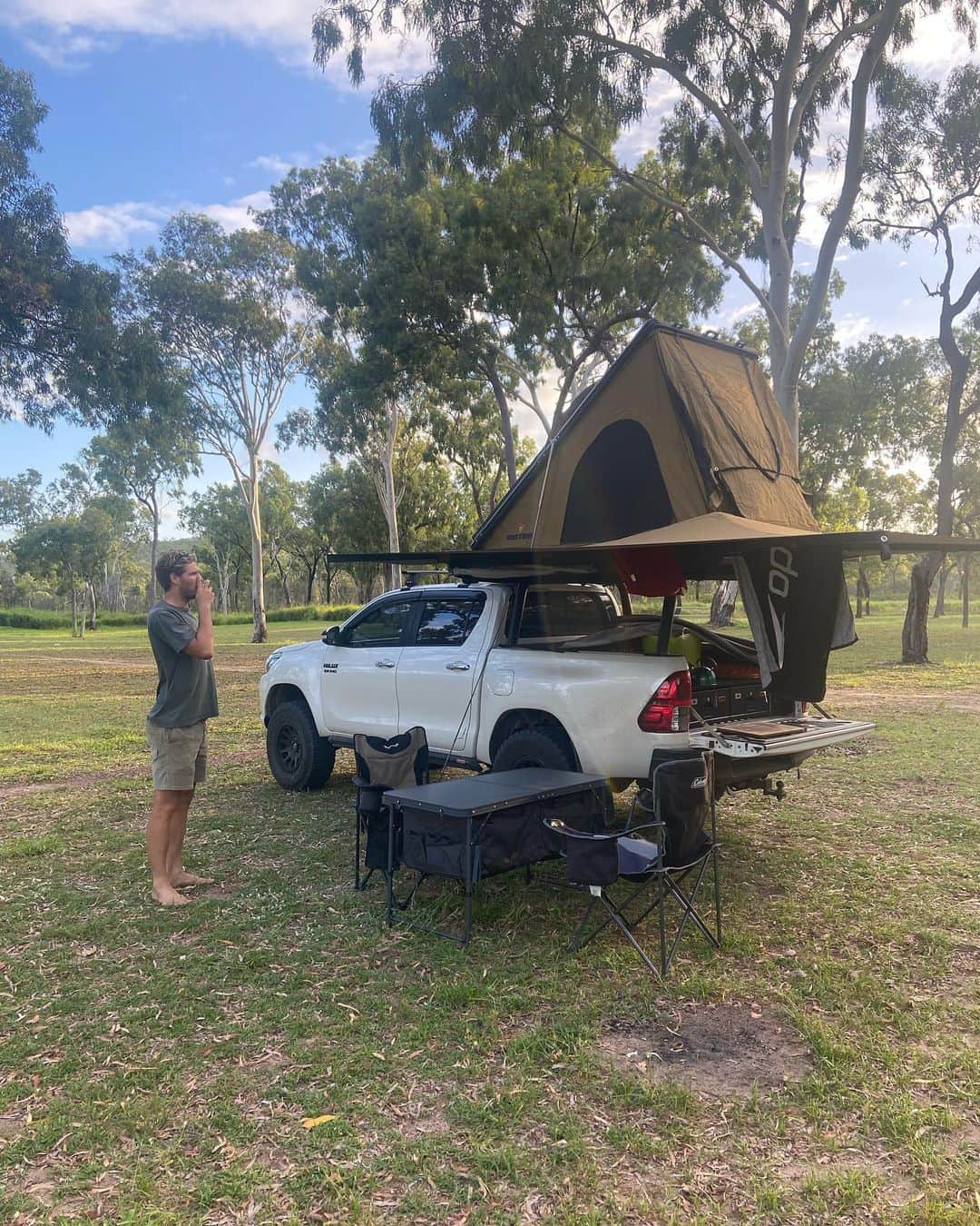 ジェイク・パッカードさんのインスタグラム写真 - (ジェイク・パッカードInstagram)「Night 2: Clearview caravan park, decided to ditch 9 mile beach camping issued a marine wind warning so we decided to head further North @amber_reyn」12月27日 18時21分 - jake_packard