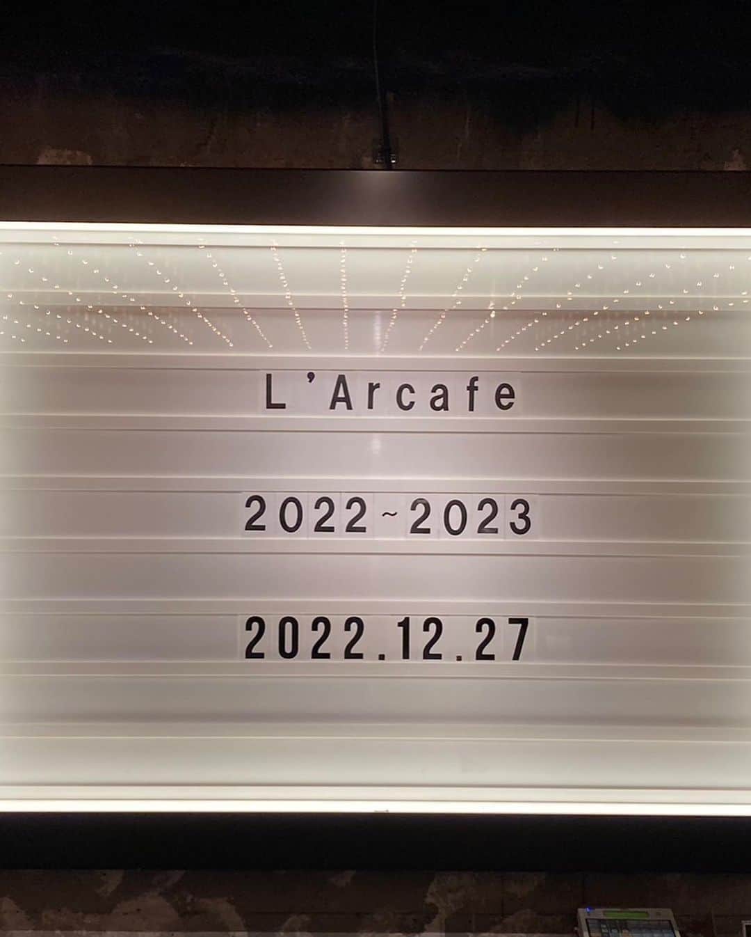 L'Arc-en-Ciel【公式】さんのインスタグラム写真 - (L'Arc-en-Ciel【公式】Instagram)「【L’Arcafe 2022-2023】  本日よりオープンいたしました！ 皆さまのご来店、心よりお待ちしております。  詳細はこちら>>https://eplus.jp/sf/word/0000156174  #LArcafe #LArcenCiel #ラルク」12月27日 18時34分 - larcenciel.official