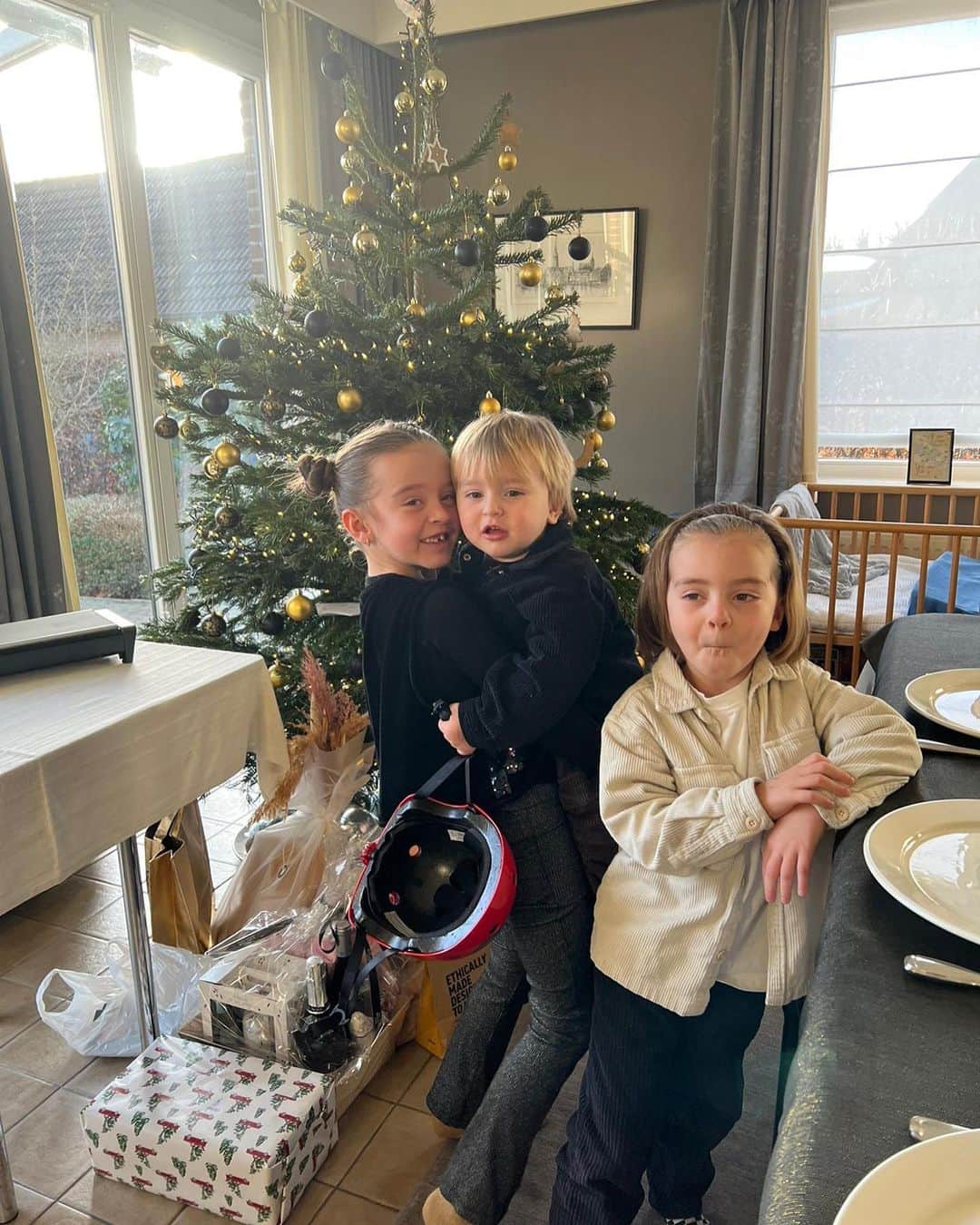 ヤン・フェルトンゲンのインスタグラム：「Happy belated one! 🎄」
