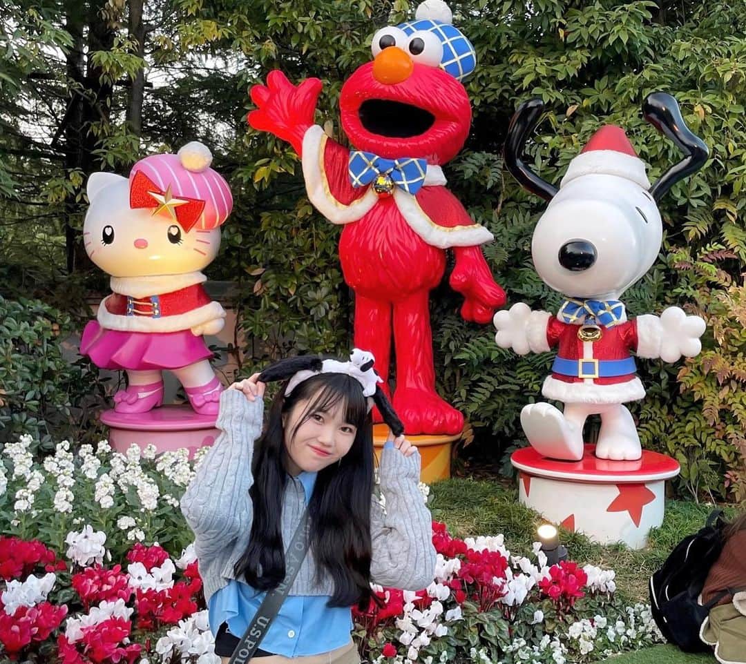 北島由菜のインスタグラム：「USJに3年ぶりに行きました💖というか大阪に行くのが3年ぶり！韓国から帰ってくる時が関空だったから少しだけ景色が懐かしかった😏 ガルプラ以来飛行機も乗ってないし北海道から出てなかったからめっちゃ楽しかった~🥰 今は卒業旅行とかの時期かな？楽しんでください🥳  久々の投稿…🙃これから更新いっぱいするようにします！自分に自信がないのでなかなかできなかった🥲けど！もう吹っ切ります！！ㅋㅋㅋ 優しく見守ってください😌」