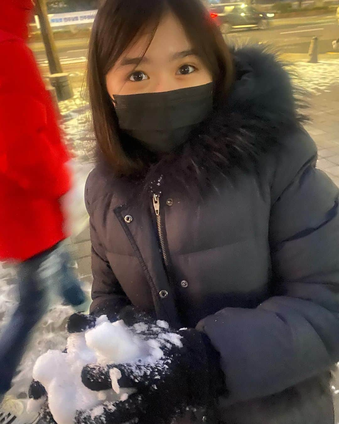 ブリアナのインスタグラム：「Its winter in Korea with my little sister.」