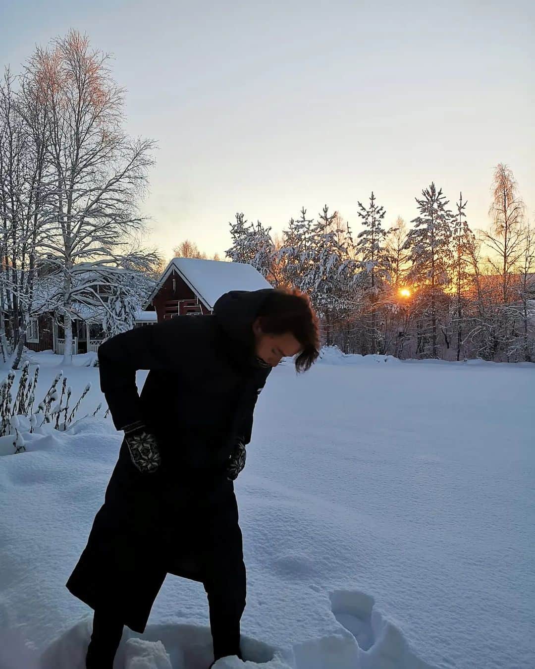 Jussiville JV Partanenのインスタグラム：「Christmas in Lapland with relatives 🙏 was chill and chilly ❄️ now back to work ~~ #lapland #lappi #aapajoki #visitlapland #christmas #winter #snowyeh #icedance #athlete #sports #vacation #freezing」