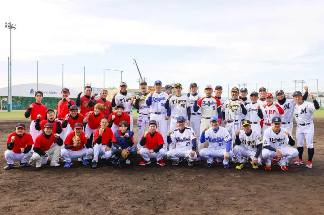 青柳晃洋さんのインスタグラム写真 - (青柳晃洋Instagram)「オフの写真その１ 芸能人の方プロ野球レジェンドの方と！ 確か放送は大晦日だったかな？ お楽しみに！」12月28日 14時58分 - aoyagi.koyo