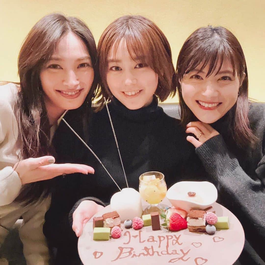 佐藤ありさのインスタグラム：「🎂❤️ 今年もお祝いできた✨ 美玲おめでとう😘」