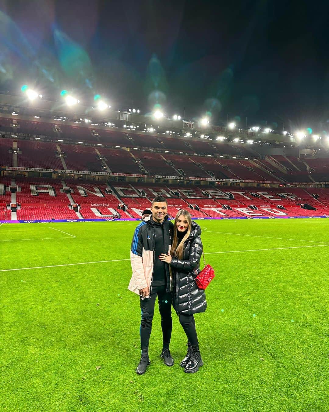 のインスタグラム：「my life, my everything❤️‍🔥💥🤤 @casemiro」