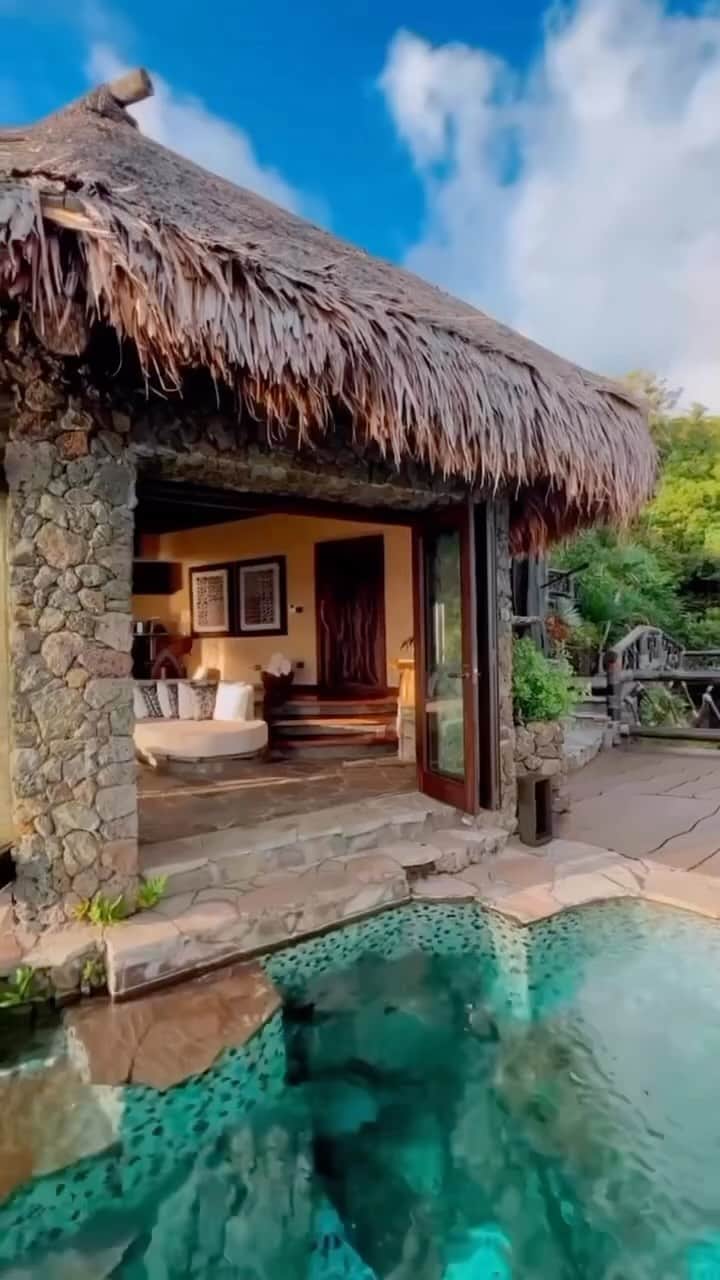 Wedding ?のインスタグラム：「Paradise 💙💙💙 Tag someone who would love to be there with you! || o paraíso existe!!! Marque quem você gostaria que fosse com voce! Vd @jeremyaustiin」