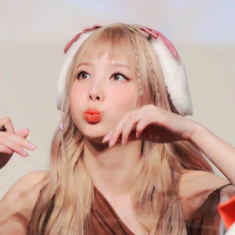 ナヨンのインスタグラム：「♪ © Heartlipped ↬#Nayeon #TWICE #나연 #트와이스 ♡」