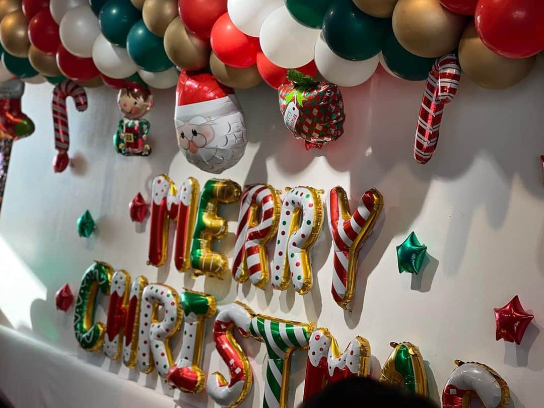 透水さらさのインスタグラム：「🎄🎅🎄  あっという間の年末 🧑‍🎄サンタコスプレではしゃいだりクリスマスパーティしたりと楽しいイベント沢山でした🎄  今年も残すところわずか、、 良いお年をお迎えください✨」