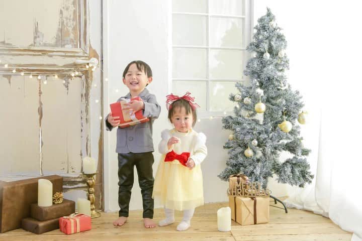 スタジオキャラット奈良大宮通り店のインスタグラム：「「2022年クリスマス撮影　沢山のご参加ありがとうございました　一部ご紹介♩*＊」  ———————————————————————— @caratt_naraomiya      #スタジオキャラット奈良大宮通り店  #奈良フォトスタジオ  #カメラ #スタジオ #ベビーフォト #キッズフォト #キッズスタジオ #七五三 #100日祝い #お宮参りフォト  #マタニティ  #成人式  #753 #photostudiosemarangbarat」