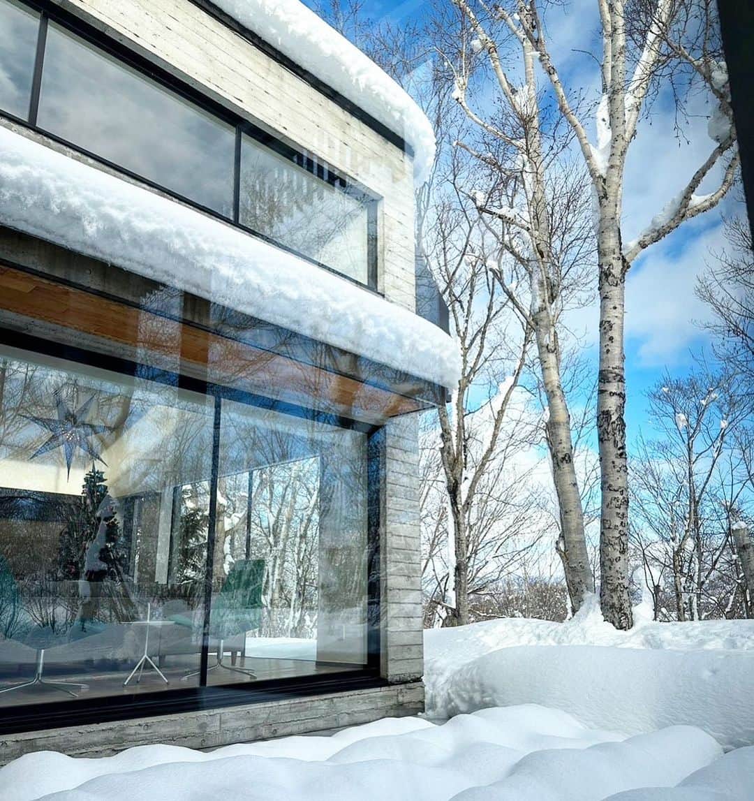 山城葉子さんのインスタグラム写真 - (山城葉子Instagram)「. 今年はHANAZONOのお家を選びました。 スキー場からも直ぐなのに ほとんど人もいないとても静かな場所。 ☃️☃️☃️☃️☃️ ❄️❄️❄️❄️❄️」12月28日 11時13分 - yokoyamashiro