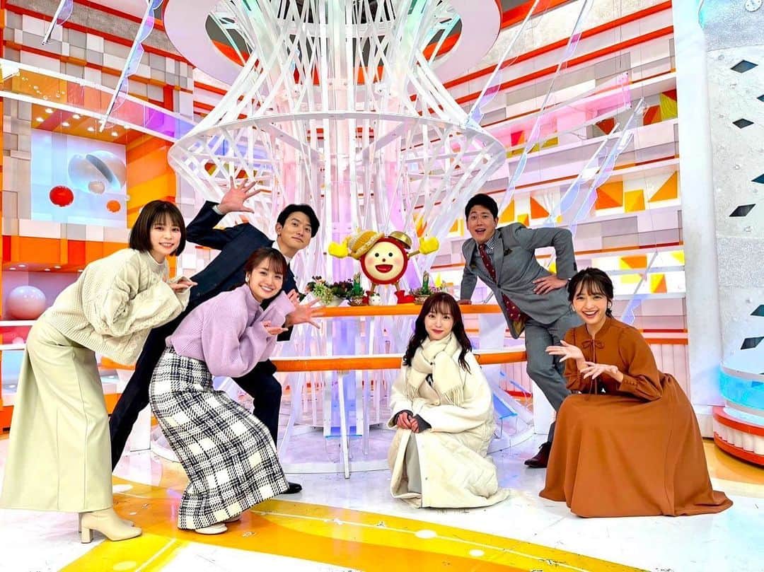 林佑香さんのインスタグラム写真 - (林佑香Instagram)「年内ラストのめざましテレビでした！⏰ 大好きなめざましファミリー、スタッフの ...