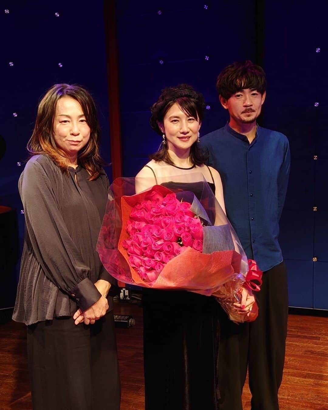 中江有里のインスタグラム：「ライブ、無事終わりました。  アーカイブは1月10日までご覧いただけます。  https://twitcasting.tv/c:sparkpoint/shopcart/196672  #中江有里  #qoonie #須磨和声」