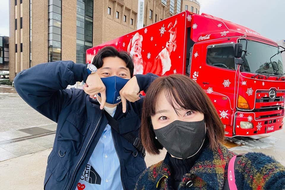 中家佐奈さんのインスタグラム写真 - (中家佐奈Instagram)「【富山編】金沢〜富山旅  旅納め、Bリーグ観戦納めは富山👏🏼 前回富山行ってから絶対また行きたいと思っていた富山に行けたー♡  糸庄で腹ごしらえ→商店街→富山グラウジーズvs京都ハンナリーズ戦へ🏀  当日グラッキーのお誕生日だったようで、カモシカの三太とMCの加藤さんと一緒にこにわくんも一緒にお祝い🎉  一緒に座ってる席からコート上へ行く姿はなんだか不思議だった🙄 富山バージョンの2億4千万メドレーをプレゼント👏🏼笑  また富山に行けますように…🙏🏼✨ . #富山 #富山グラウジーズ #グラッキー #誕生日 #三太 #加藤裕 MC #2億4千万のものまねメドレー  #晴山ケビン 選手 恒例の明日も来るか確認してくれる #小野龍猛 選手 ふいうちの #バスン #ありがとうございました🙏 #糸庄 #串道楽潤  #アリーナグルメ #Bリーグ #旅」12月28日 12時43分 - 37nky