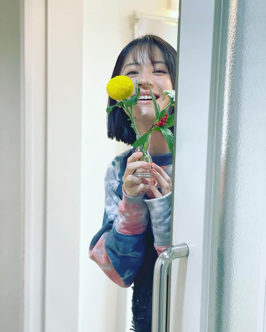 松本若菜のインスタグラム：「無事に仕事納めました。  温かい納めでした。 人が優しいといいよね、本当。」