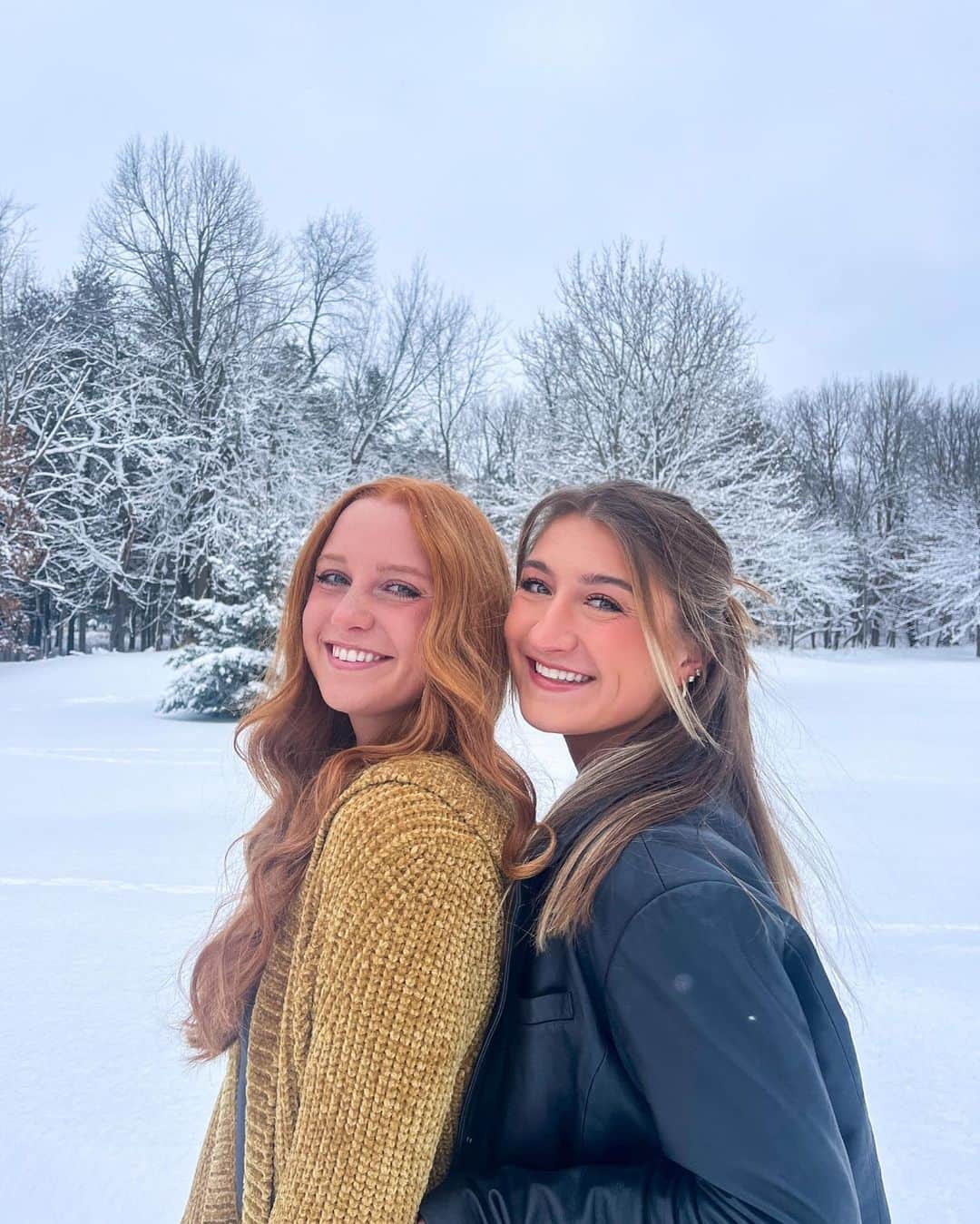 ハンナ・ミラーのインスタグラム：「Christmas wishes always come true when I’m with this crew ❣️」