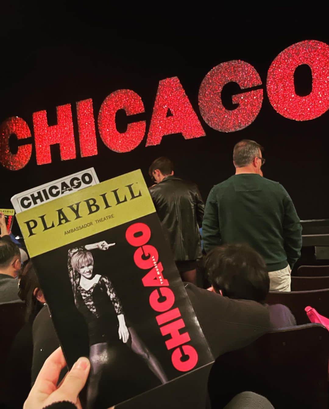 キム・ボヒョンさんのインスタグラム写真 - (キム・ボヒョンInstagram)「Classic 🖤  @chicagomusical  @funnygirlbwy」12月29日 1時06分 - bohyungkim