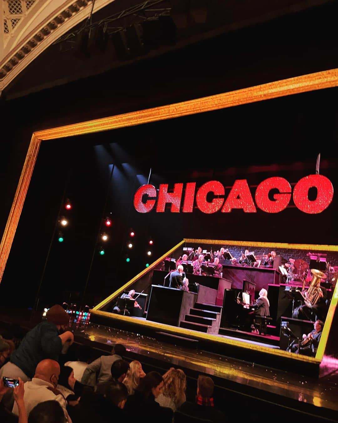 キム・ボヒョンさんのインスタグラム写真 - (キム・ボヒョンInstagram)「Classic 🖤  @chicagomusical  @funnygirlbwy」12月29日 1時06分 - bohyungkim