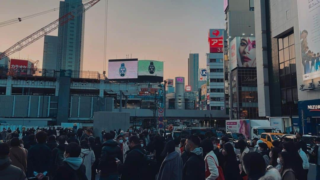 松田陸のインスタグラム：「東京。」