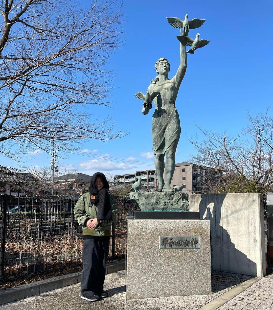 のインスタグラム：「ぴーす。」
