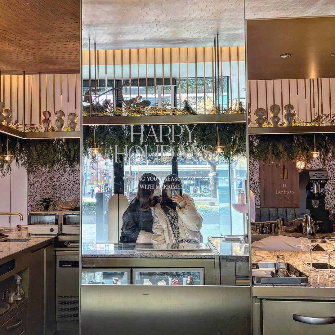 蒼井ちあきのインスタグラム：「▶︎Herlipto Cafe🍒🤎  #herlipto #herliptocafe  #hlt #wosaka #cafe #lunch」