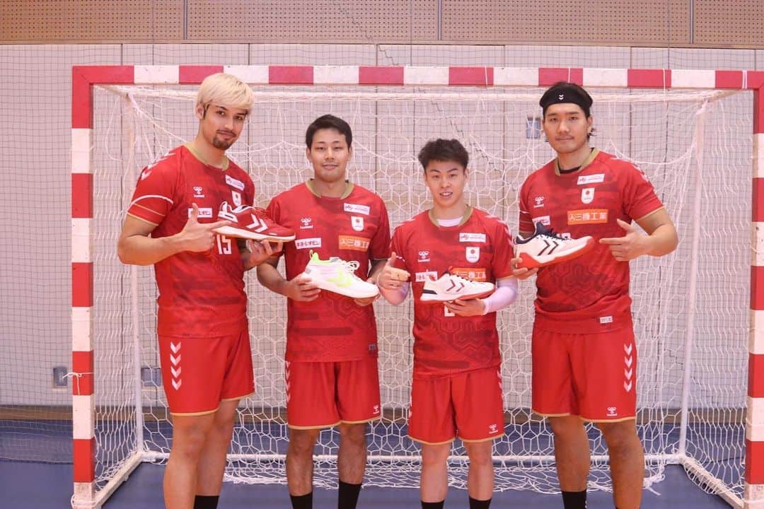 徳田廉之助のインスタグラム：「. 代表合宿始まりました🇯🇵🤾‍♂️  @jha_national  @hummel_japan   #彗星JAPAN #hummel」