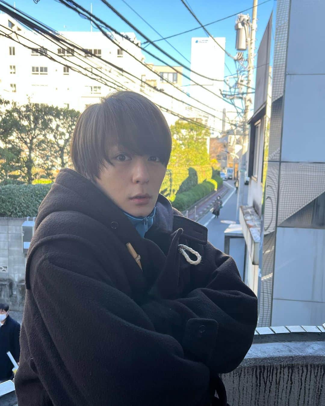 犬飼貴丈のインスタグラム：「髪切染。 今年もありがとうございました。 来年もよろしくお願いします。 #犬飼貴丈#散髪#髪染#愛染#bleach#2022」