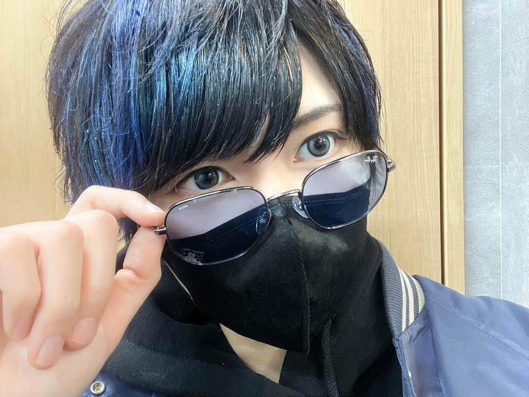 ポケカメンさんのインスタグラム写真 - (ポケカメンInstagram)「久しぶりのサングラス😎💙  #ポケカメン」12月28日 20時20分 - pokestgram