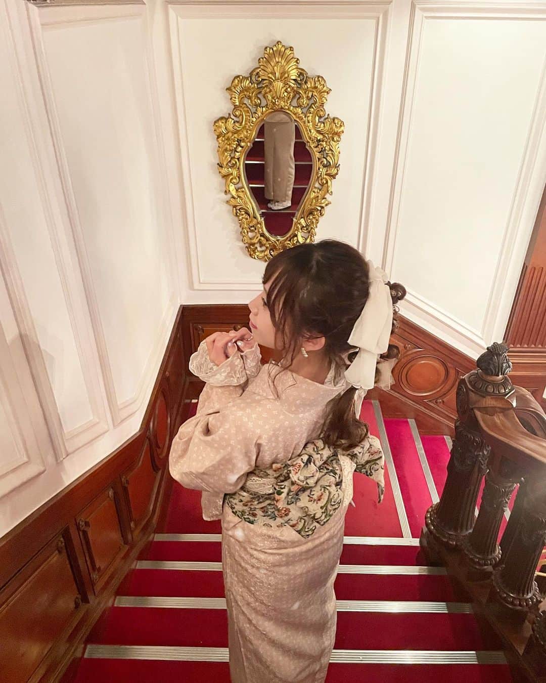 畑美紗起のインスタグラム：「お着物かわいいでしょう？👘🤍  #京都 #京都観光 #京都旅行  #京都カフェ #カフェ #長楽館カフェ #畑美紗起 #長楽館 #dailylook #me #shooting #kyoto #kyotojapan #japanese #japanesegirl #cafe #café」