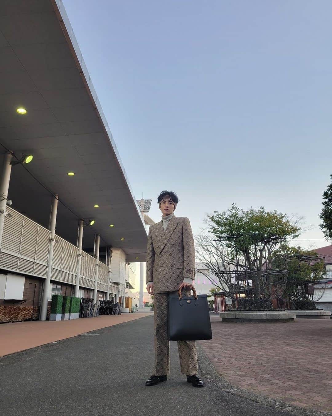 志尊淳のインスタグラム：「年内の仕事もあと少し。頑張るぞ。  @gucci」