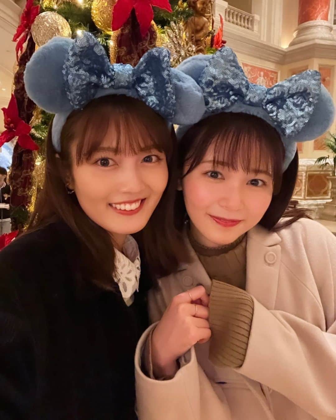 のインスタグラム：「この間かほちゃんとクリスマスディズニーへ🤍 美月と紫苑☺️ #青春シンデレラ」
