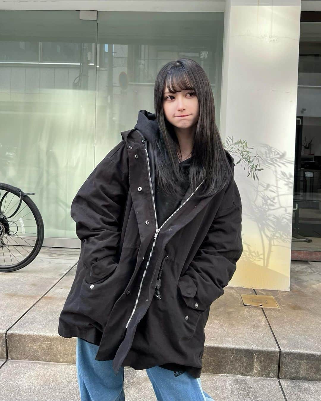 山本望叶のインスタグラム：「#ootd #code #コーデ #冬服コーデ #スニーカー #gyda #hystericglamour #ヒステリックグラマー #nike #airjordan1 #aj1 #宮下界隈 #笑」