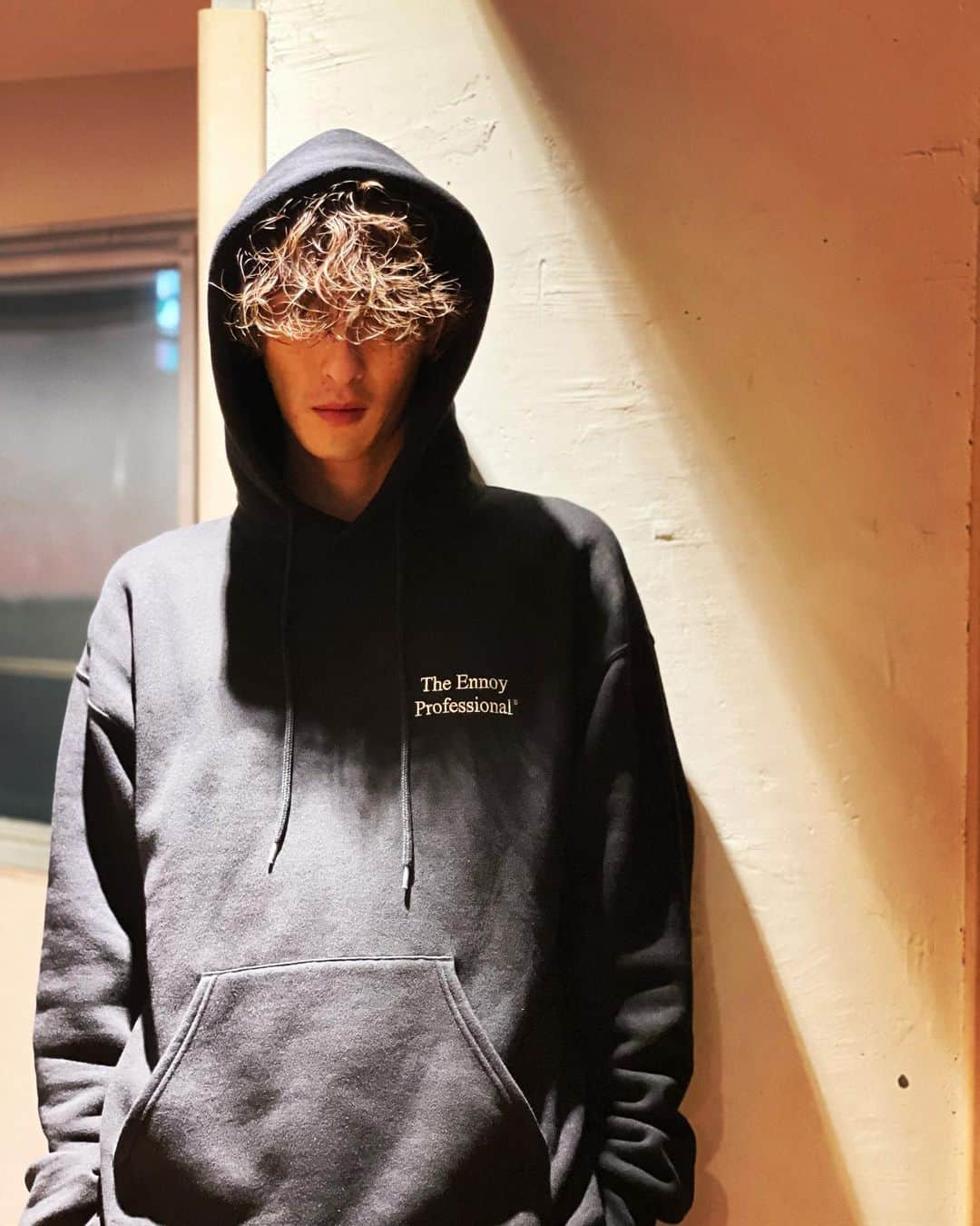 穴井隆文さんのインスタグラム写真 - (穴井隆文Instagram)「I’m done.☑️  ⁡ ⁡ 先日ゲットしたエンノイ HOODIE + SWEAT PANTS @ennoy_com  @stylistshibutsu  ⁡ あさみさん感謝です🙇‍♂️ ⁡ ⁡ 今年ももうすぐ終わりだー みんないつまで仕事？ ⁡ ⁡ #ennoy #スタイリスト私物」12月28日 23時29分 - taabow919