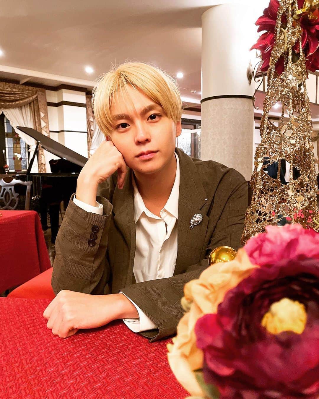 沢村玲/REIのインスタグラム：「ちょーっと彼氏感意識しちゃったりして😏  #彼氏感  #ワンエン5周年 #ワンエン  #5周年  #沢村玲」