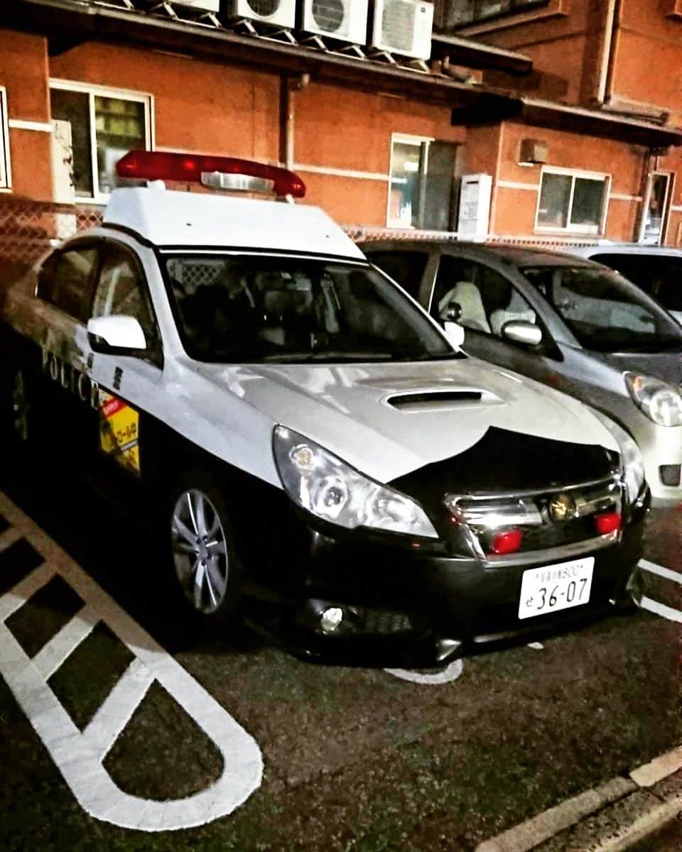 のインスタグラム：「#パトカー  #レガシィ #レガシィb4　 #legacy #legacyb4 #警察  #警察官 #スバル #subaru #police #policecar」