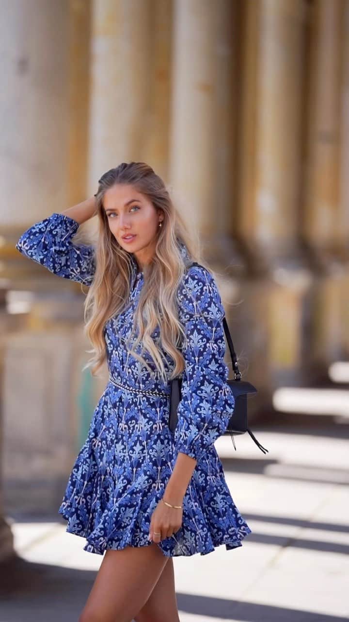 アリカ・シュミットのインスタグラム：「One more week and I‘m back wearing summer dresses 🌴🌞😇」
