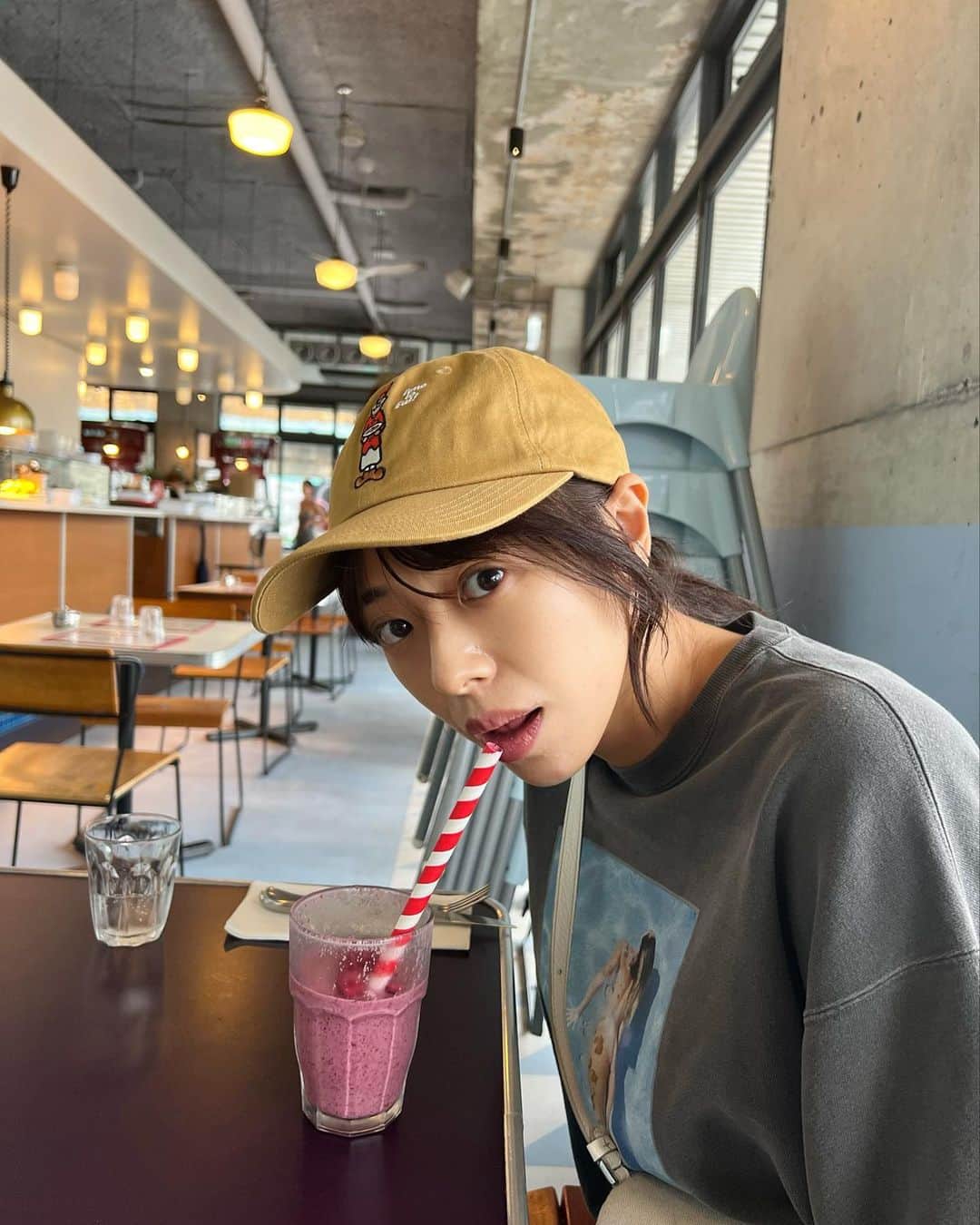 わちみなみのインスタグラム：「体調すぐれず、 ひさしぶりにスムージー飲んだ日🍓」