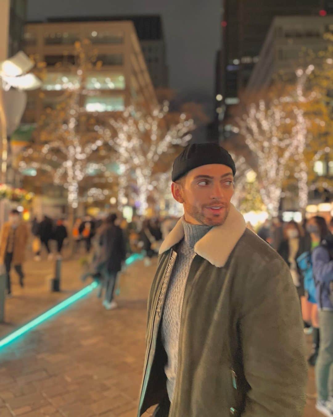 ベンジャミンのインスタグラム：「Christmas elephants and other such things 🎄」